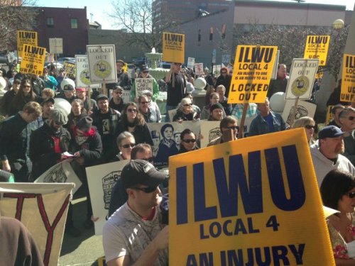 Several hundred ILWU members and supporters marched to Mitsui-United Grain’s Vancouver headquarters on March 8, 2013.
